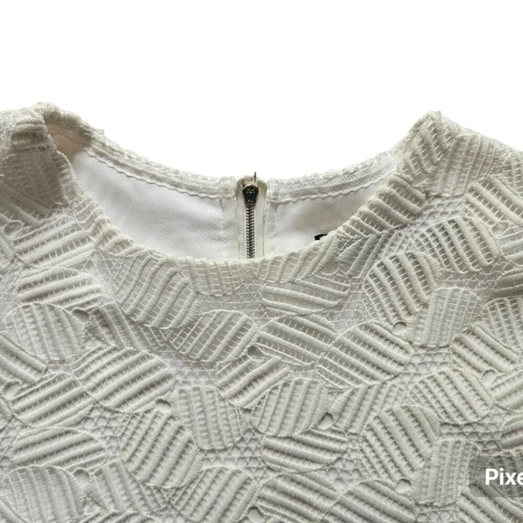 Lida Biday White Shift Dress With Lace  Overlay - Picture 4 of 7